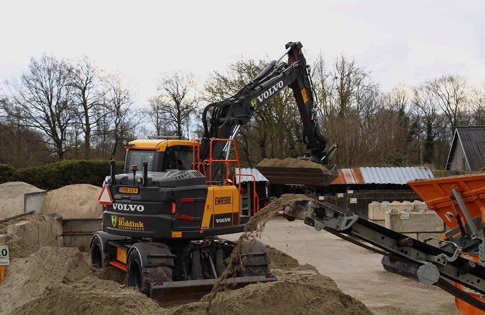 Mobiele graafmachines Hiddink Grondwerken